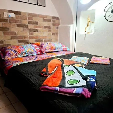 Lejlighed Tiny Studio, Rustic Style, Historic Center *