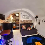Tiny Studio, Rustic Style, Historic Center Lägenhet *