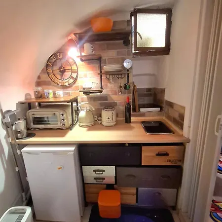 Appartamento Tiny Studio, Rustic Style, Historic Center *