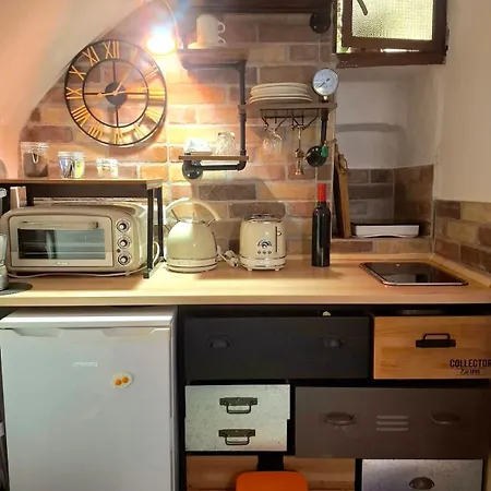 Tiny Studio, Rustic Style, Historic Center アパート
