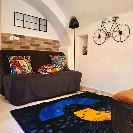 Апартаменти Tiny Studio, Rustic Style, Historic Center Санремо