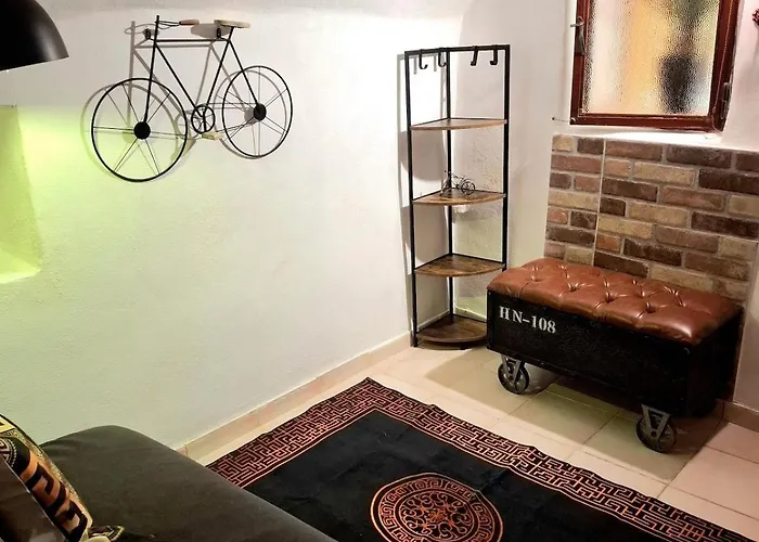 Apartman Tiny Studio, Rustic Style, Historic Center *