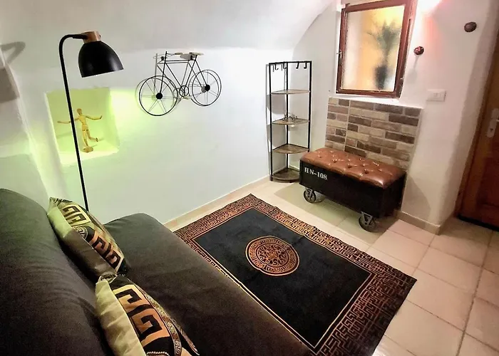 Apartman Tiny Studio, Rustic Style, Historic Center San Remo