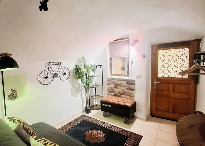 Tiny Studio, Rustic Style, Historic Center * San Remo